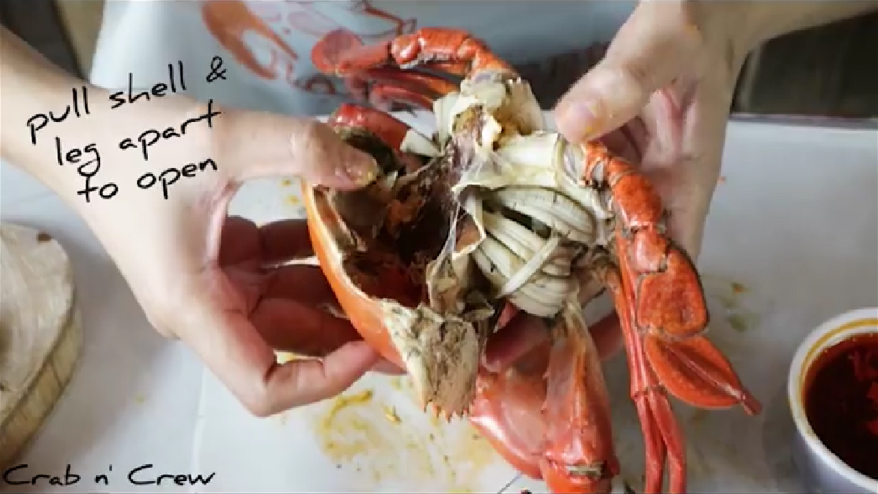 How to Eat Crabs: Crab n’ Crew Way
